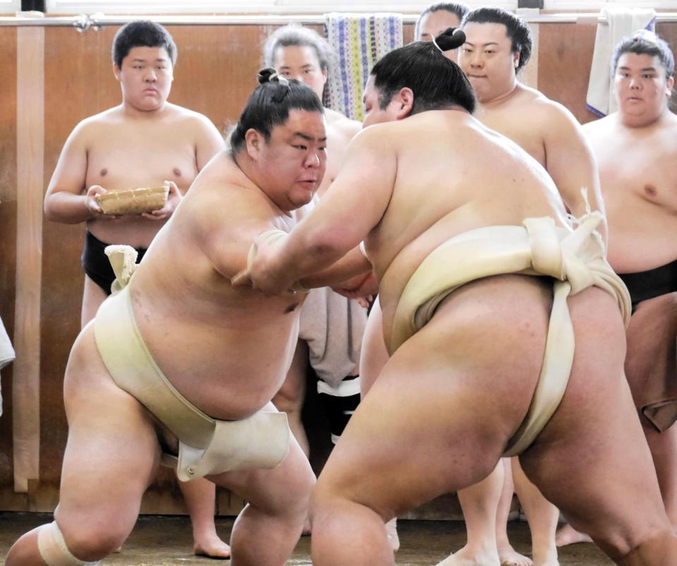 　力の入った稽古を見せた大栄翔