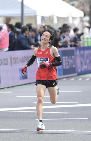 　ゴールする井上大仁（撮影・伊藤笙子）