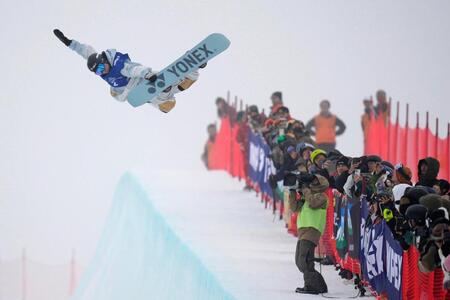 　男子ハーフパイプで優勝した平野流佳