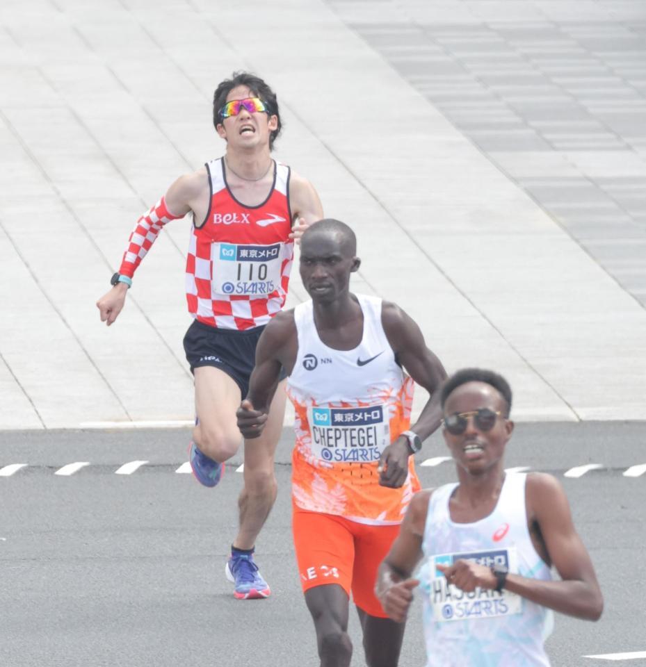 　日本人男子１位でゴールした市山翼（広報）＝撮影・西岡正