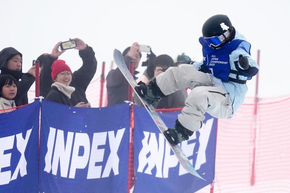 　女子ハーフパイプで優勝した冨田せな