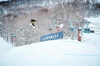 　技を決める長谷川（提供＝第３１回全日本選手権スノーボードスロープスタイル・ビッグエア）