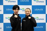 　練習を公開した壷井と坂本