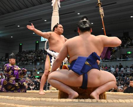 　土俵入りする豊昇龍（撮影・西田忠信）