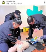 　心肺蘇生法を学んだ親方たち。日本相撲協会のインスタグラム（ｓｕｍｏｋｙｏｋａｉ）より