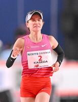 　日本人３位の５位でゴールする加世田梨花