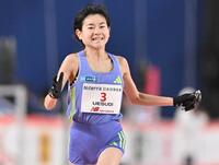 　日本人２位の４位でゴールする上杉真穂