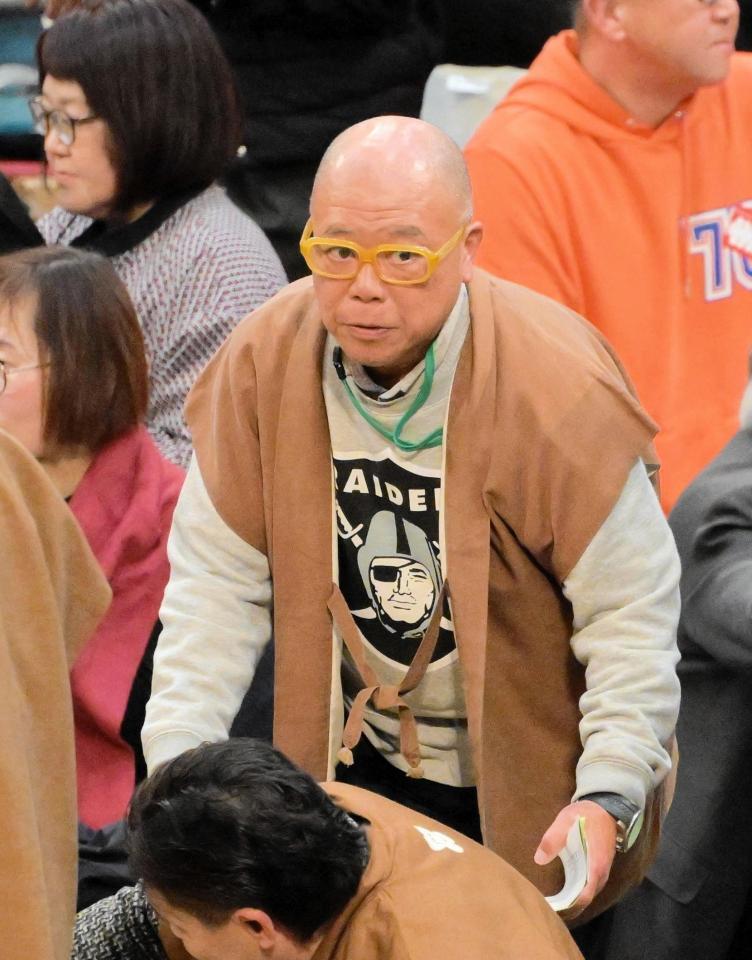 　大相撲を観戦したダージン（撮影･金居みつよし）