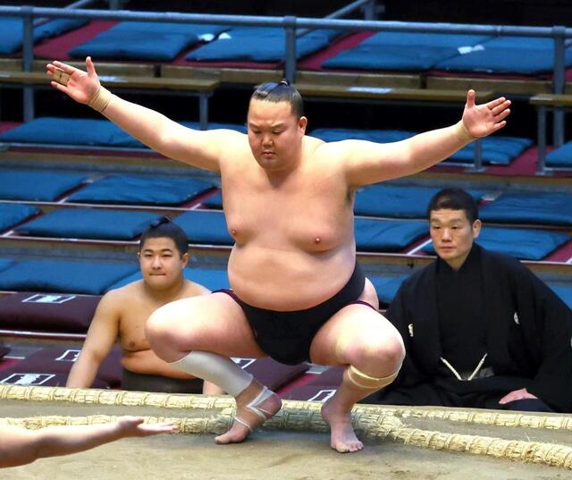 　単独で歴代６位となる１３６８回連続出場を達成した芳東（撮影・山口登）