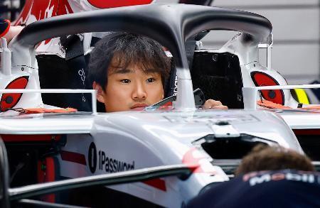 　自動車のＦ１シリーズ、日本ＧＰ開幕を前に調整するレッドブルの角田裕毅＝鈴鹿サーキット