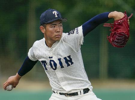 　紅白戦に登板した大阪桐蔭・森＝奈良県内