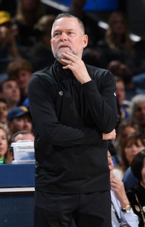 　ＮＢＡナゲッツのマローン監督＝４日、サンフランシスコ（ＮＢＡＥ提供・ゲッティ＝共同）