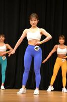 ポージングを決める野間選手