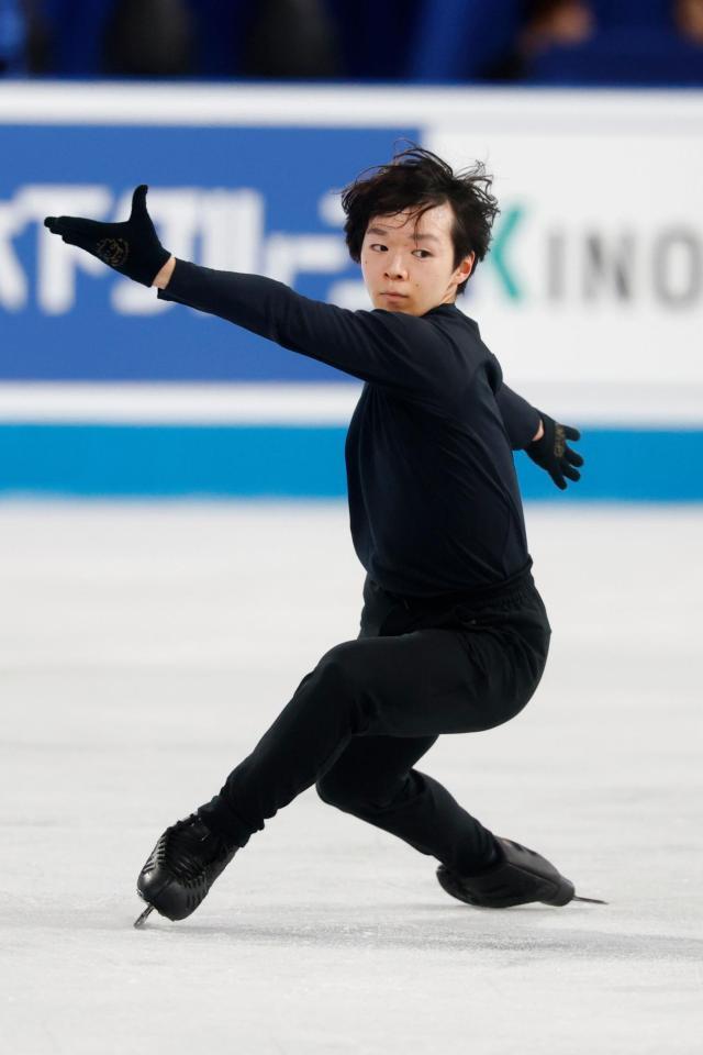 　調整する鍵山優真