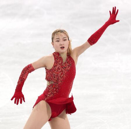 坂本花織はＳＰ２位　連続３回転ジャンプでミス　首位の世界女王アリサ・リュウと０・１６点差　千葉は４位　日本は初日終了時点で２位