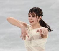 　ファンを魅了するアリサ・リュウ（撮影・佐々木彰尚）