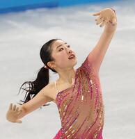 　華麗な演技を披露する千葉百音（撮影・佐々木彰尚）