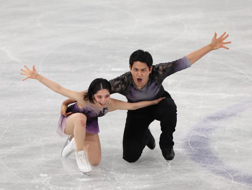 　華麗な演技を披露した三浦璃来、木原龍一組（撮影・佐々木彰尚）