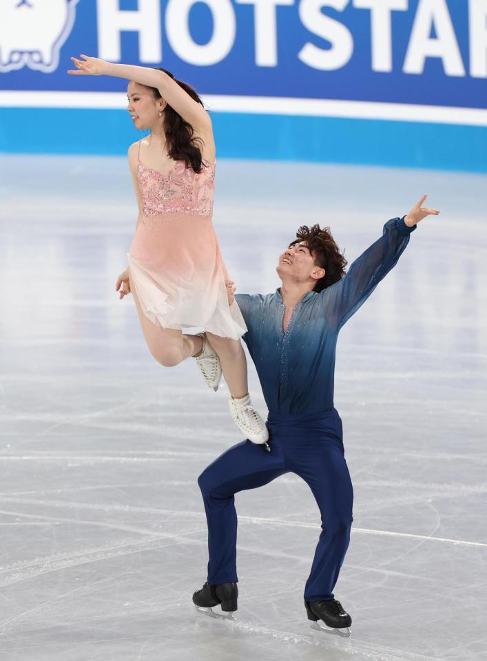 　ファンを魅了する吉田唄菜、森田真沙也組（撮影・佐々木彰尚）