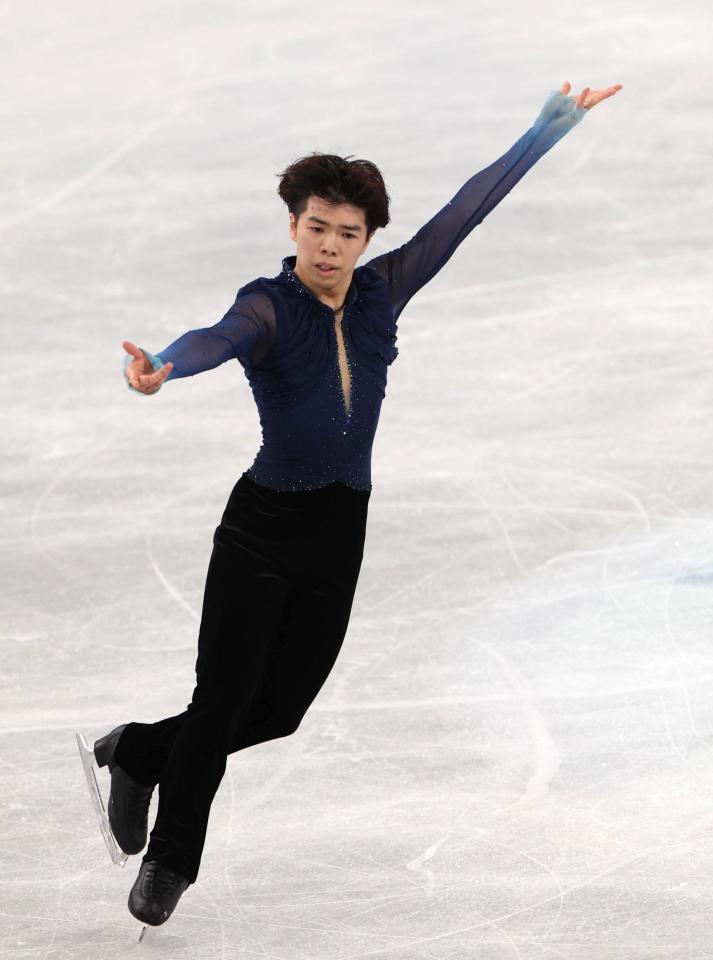 　華麗な演技を披露する佐藤駿（撮影・佐々木彰尚）