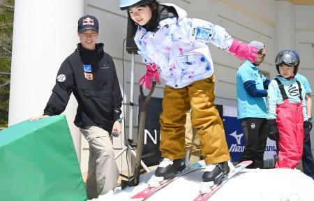 小林陵侑「こっちも楽しく」 故郷で子どもたちと交流