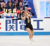 　ファンを魅了する坂本花織（撮影・佐々木彰尚）