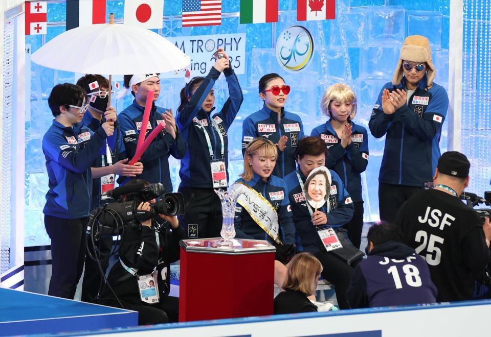 　結果を知る坂本花織（撮影・佐々木彰尚）