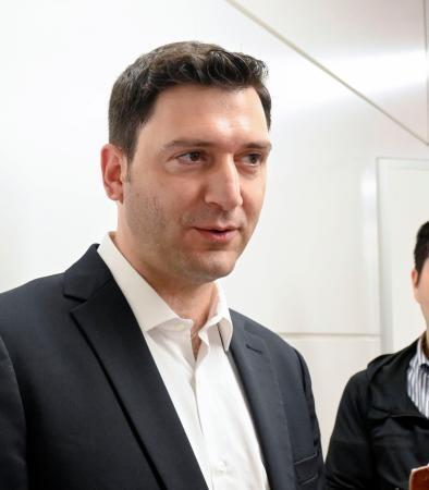 バレー女子代表、３チーム制に　アクバシュ新監督が来日