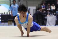 　床運動の演技をする橋本大輝（撮影・佐々木彰尚）