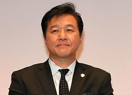 【写真】川合俊一会長の小顔加工にファン爆笑　女子新指揮官との２ショが大変身ｗ「オモロ過ぎ」「笑わせないで」