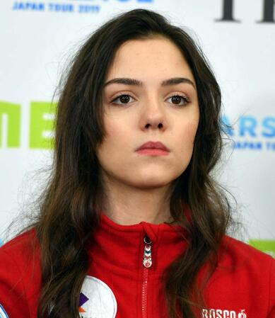 「これは事件だ」五輪から７年、メドベージェワの現在の姿が衝撃的　ロングヘアーばっさりで激変「衝撃を受けた」「信じられない」