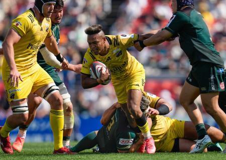 　トヨタ-東京ＳＧ　前半、突進する東京ＳＧ・松島＝花園
