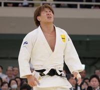 　鈴木太陽に１本負けし悔しがる阿部一二三（撮影・吉澤敬太）
