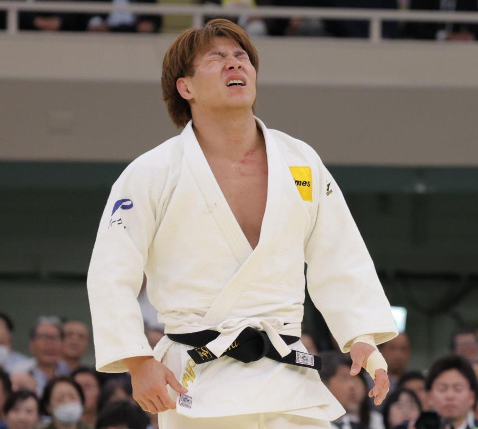 　鈴木太陽に１本負けし悔しがる阿部一二三（撮影・吉澤敬太）