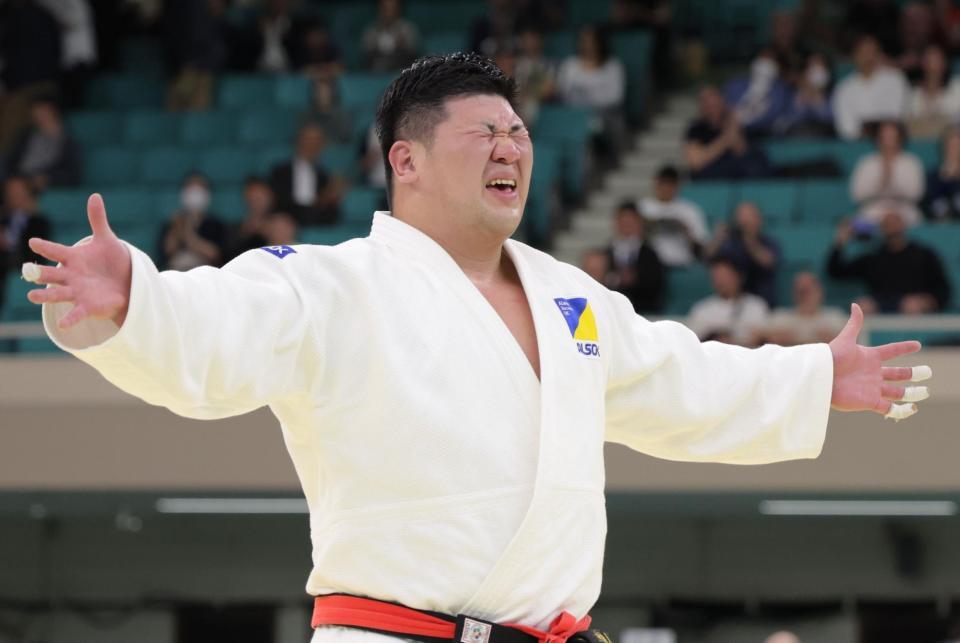 　優勝し喜ぶ香川大吾（撮影・吉澤敬太）