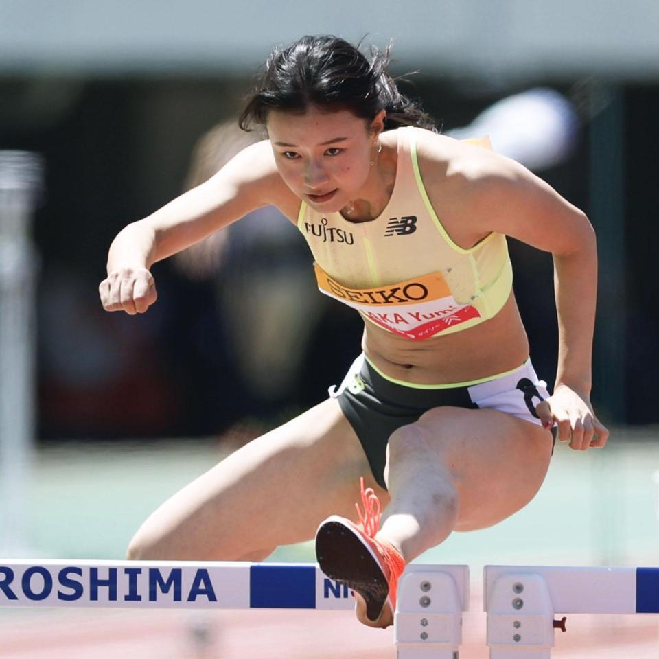 　女子１００メートル障害予選　全体トップの12秒91で通過した田中佑美。決勝は棄権した＝ホットスタッフフィールド広島