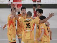 　ポイントを奪い、喜ぶ愛知の選手たち（撮影・伊藤笙子）