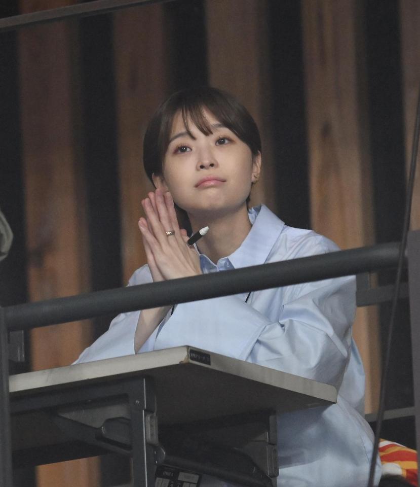 　ＳＶリーグ男子ファイナル第１戦の取材に訪れた渡邊渚（撮影・伊藤笙子）