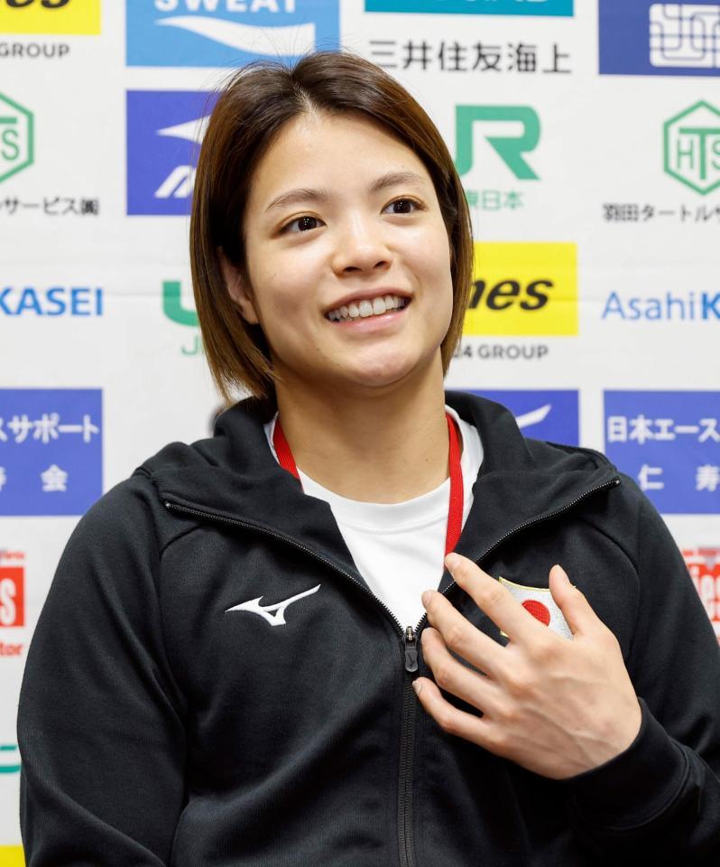 　取材に応じる阿部詩