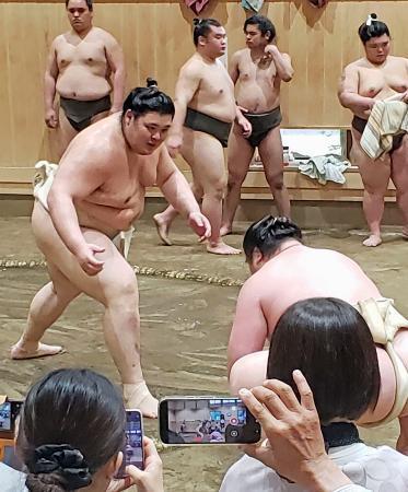 大の里２１番、綱とりへ意欲　３日は休み返上で出稽古