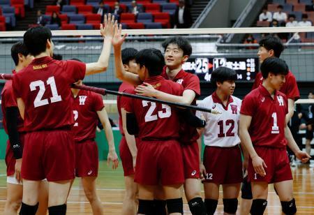 　初優勝し、喜ぶ早大の選手たち＝Ａｓｕｅアリーナ大阪