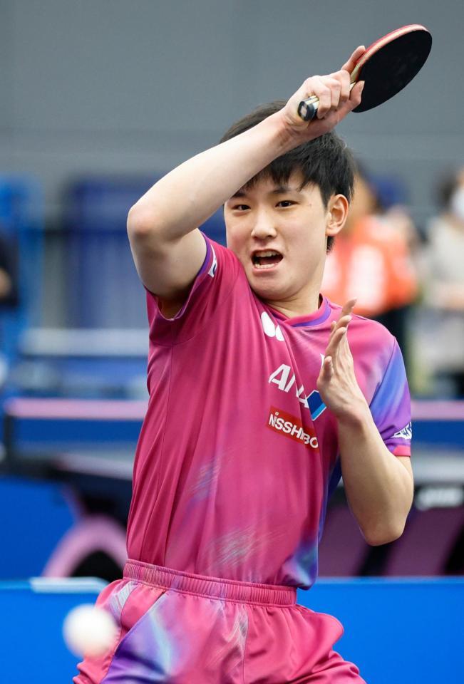 　世界選手権に向け練習する張本智和