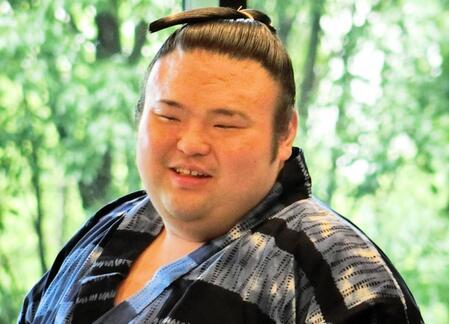 【写真】「姿が変わりすぎて」「新弟子みたい」20キロ超激ヤセの元貴景勝、現役写真を手に引退相撲告知 驚きの声