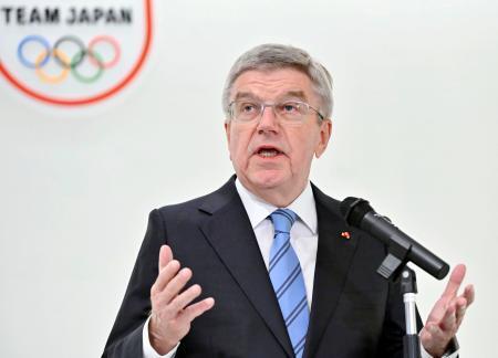 　ＪＯＣの日本オリンピックミュージアムを訪問したＩＯＣのバッハ会長＝９日、東京都内