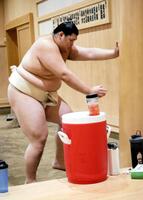 　てっぽうを行う大の里