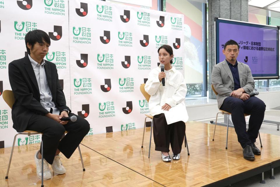 　気候変動とスポーツについて話した（左から）Ｊリーグ・中村憲剛特任理事、高梨沙羅、五郎丸歩氏（撮影・佐々木彰尚）