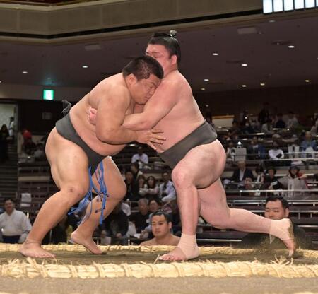 ３３歳で死去した母にささぐ　異色の経歴力士が幕下付け出し白星デビュー