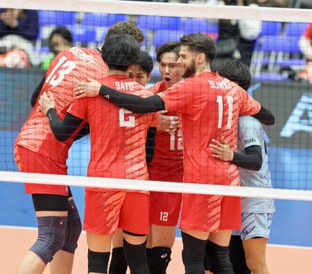 ＳＶリーグ初代王者サントリー・高橋藍　貫禄ストレート発進「みんな自信を持って臨めている」　サービスエース３本決めた