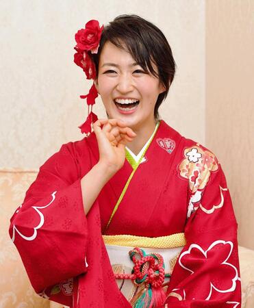 　笑顔を見せる清水希容＝２０年１月