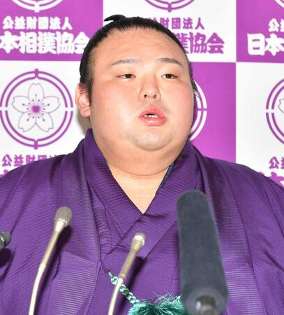 　引退会見でやりきったと語る貴景勝　